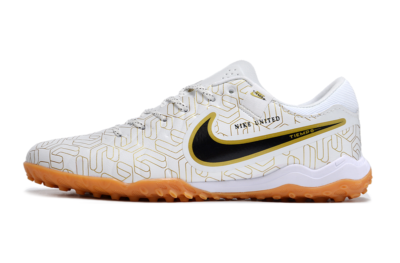 Chuteira Society Nike Tiempo Legend 10 Pro TF Branca e Dourada "United Golden Pack"