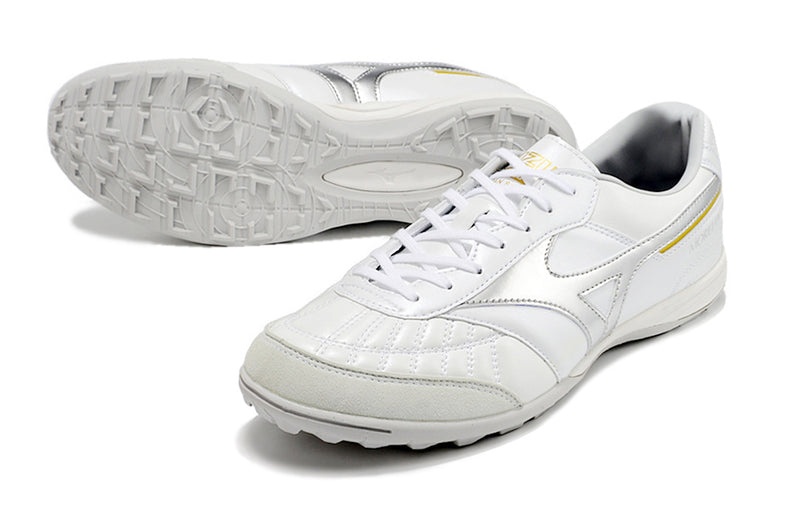 Botes de futbol Mizuno Morelia Sala Japan TF blanc i plata "Beta Shining".