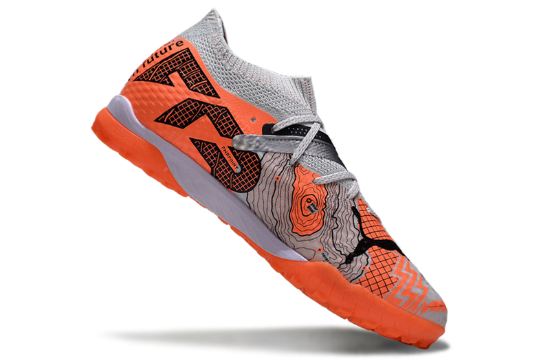 Chuteira Society Puma Future 7 TF Cinza e Laranja