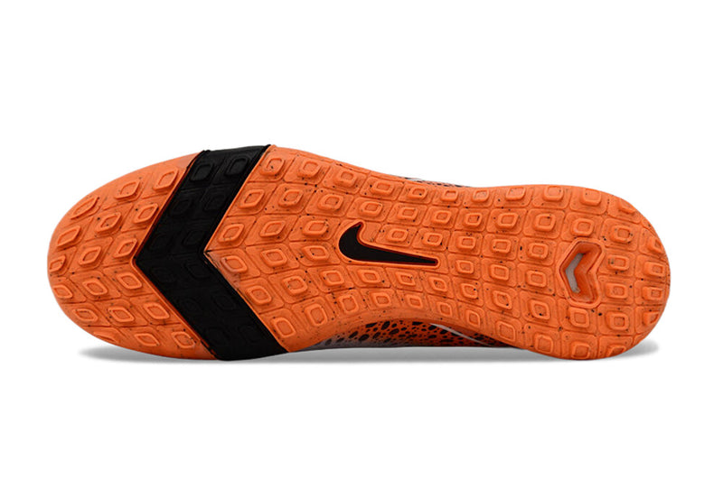 Chuteira Infantil Society Nike Air Zoom Mercurial Vapor 16 Elite TF Branca, Laranja e Preto "Eletric Pack"