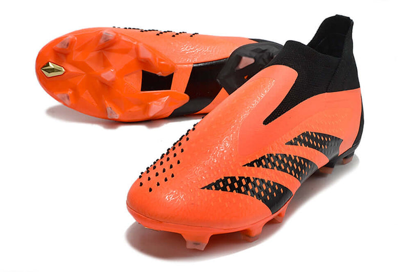 A nova Chuteira da Adidas de Campo Predator Accuracy+ FG Preta e Laranja "Heatspawn Pack" na Farda de Boleiro, Garanta a qualidade de Jogadores Profissionais