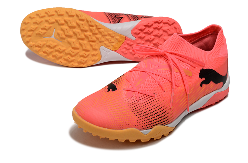 Society Puma Future 7 TF Botes de futbol rosa i groc 