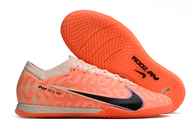 Seu Futebol mais Profissional com a Nike Air Zoom Mercurial Vapor 15 Elite de Futsal na Farda de Boleiro, Garanta a qualidade e FRETE GRÁTIS e Muitos Brindes