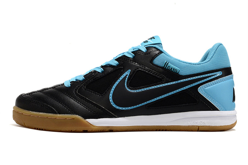 Botes de futbol sala Supreme x Nike SB Gato IC negre i blau