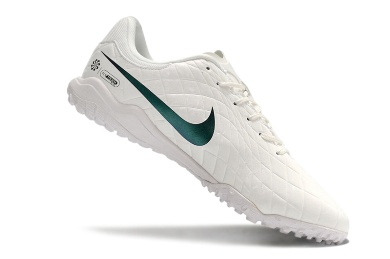 Bota de futbol Nike Tiempo Legend 10 Pro TF blanca i verda "Pearl Pack". 