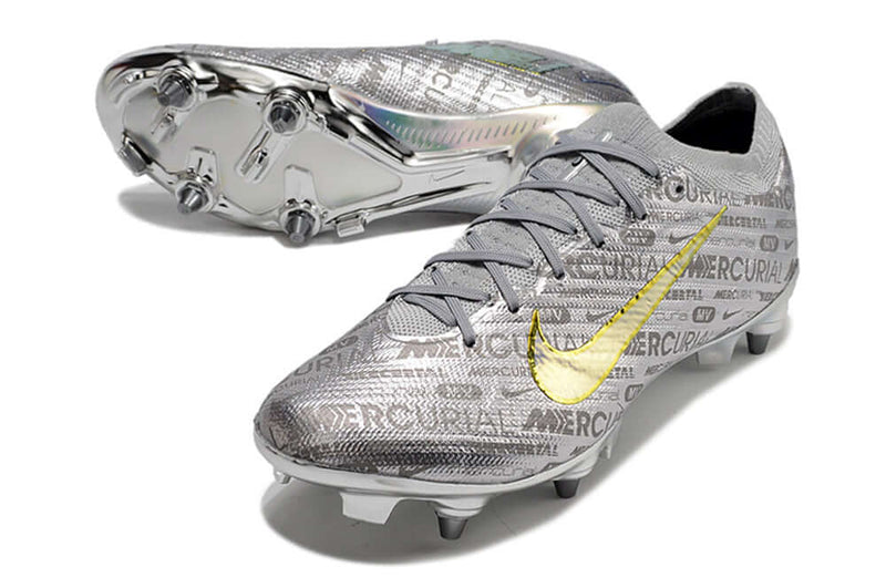 Velocidade é com Chuteira de Trava Mista Nike Mercurial Vapor 15 Elite, garanta a sua na Farda de Boleiro a qualidade de Jogadores Profissionais!