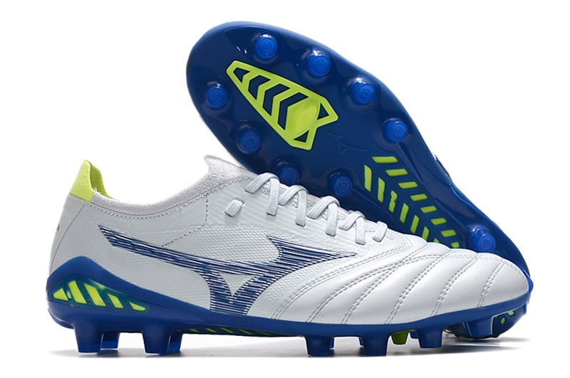 Tenha muito mais CONFORTO com a Mizuno Morelia Neo 3 FG Branca e Azul "Pre Future Pack" na Farda de Boleiro, Garanta a qualidade de Jogadores Profissionais!