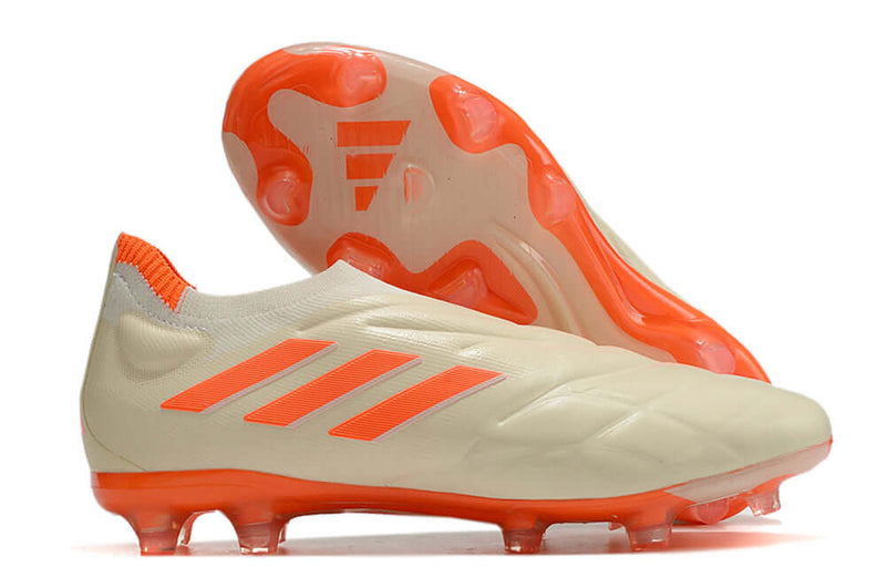 Adquira a nova Chuteira da Adidas Copa Pure.1 Bege e Laranja "Heatspawn Pack" na Farda de Boleiro, a Nova Copa Pure.1 garante Controle de Bola e muito conforto