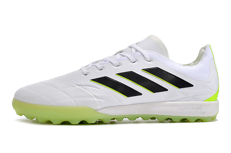 Chuteira Adidas Copa Pure.1 de Society a Chuteira que garante CONFORTO e CONTROLE para o Atleta, adquira na Farda de Boleiro, Garanta a qualidade de Jogadores Profissionais!