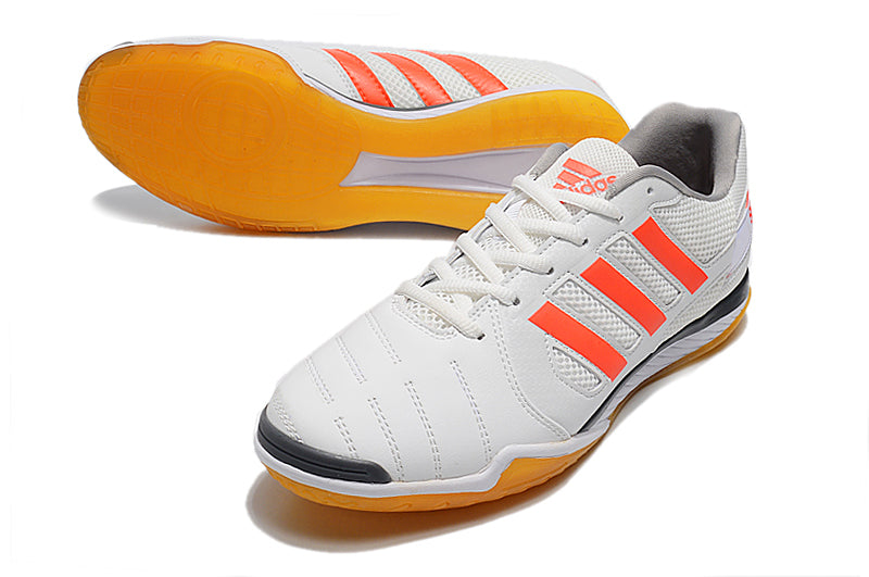 Adquira Chuteira Futsal Adidas Top Sala IC com Frete Grátis e 2 Brindes (Meia Antiderrapante + Bolsa) na Farda de Boleiro!