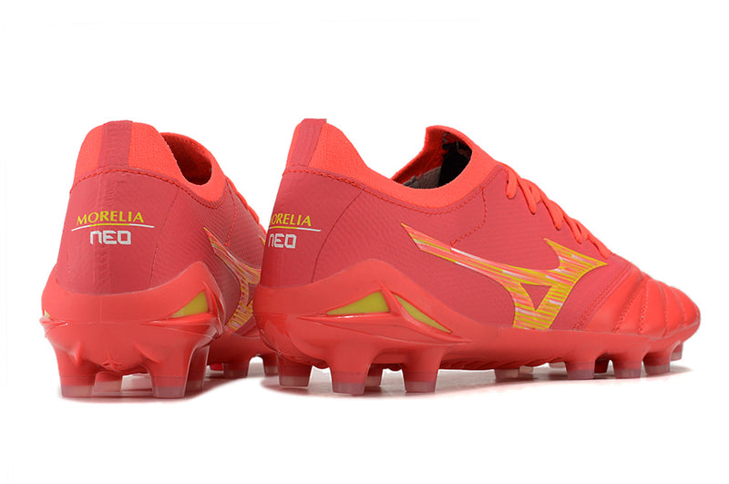 Chuteira Campo Mizuno Morelia Neo 4 Beta FG Vermelha e Dourada "Release Pack"