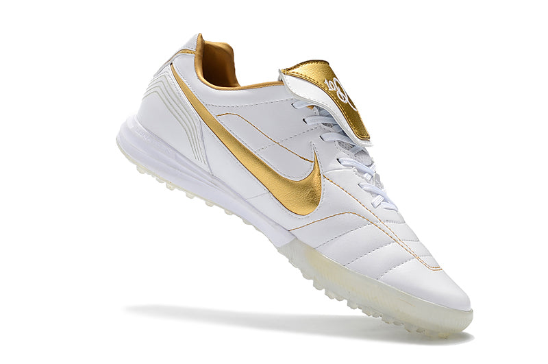 Chuteira Society Nike Retrô Tiempo Legend 7 Elite TF Branca e Dourado R10