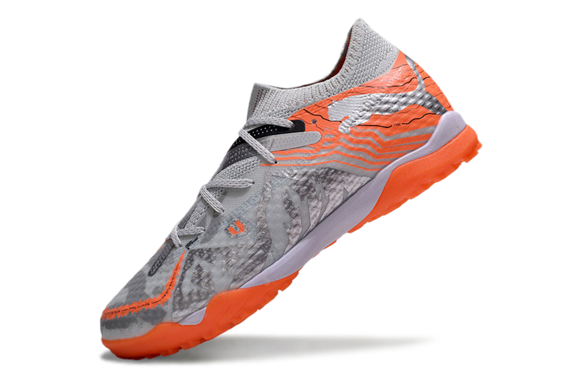 Chuteira Society Puma Future 7 TF Cinza e Laranja