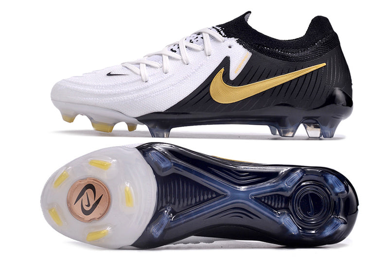 Bota de futbol Nike Phantom GX 2 Elite FG en blanc i negre "Mad Ready Pack".