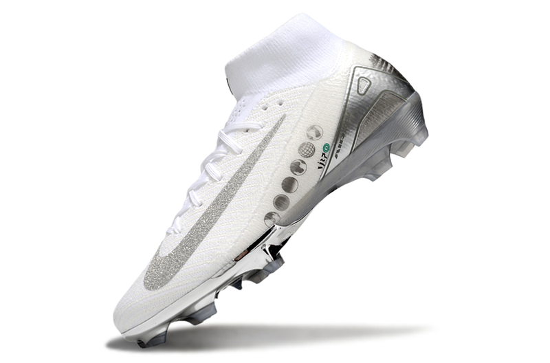 Chuteira Campo Nike Air Zoom Mercurial Superfly 10 Elite FG Branco e Prata