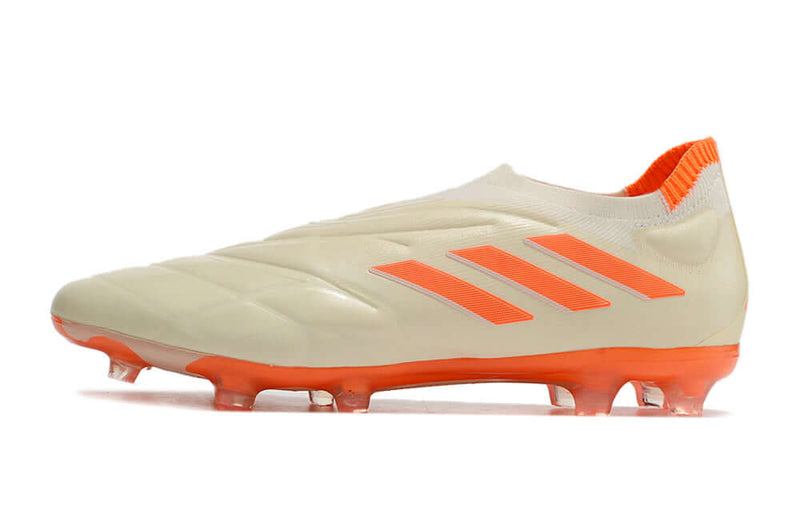 Adquira a nova Chuteira da Adidas Copa Pure.1 Bege e Laranja "Heatspawn Pack" na Farda de Boleiro, a Nova Copa Pure.1 garante Controle de Bola e muito conforto