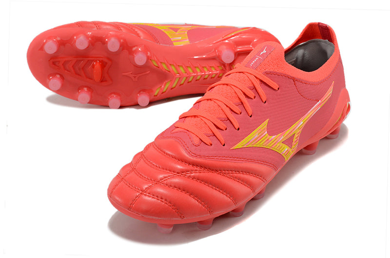 Chuteira Campo Mizuno Morelia Neo 4 Beta FG Vermelha e Dourada "Release Pack"