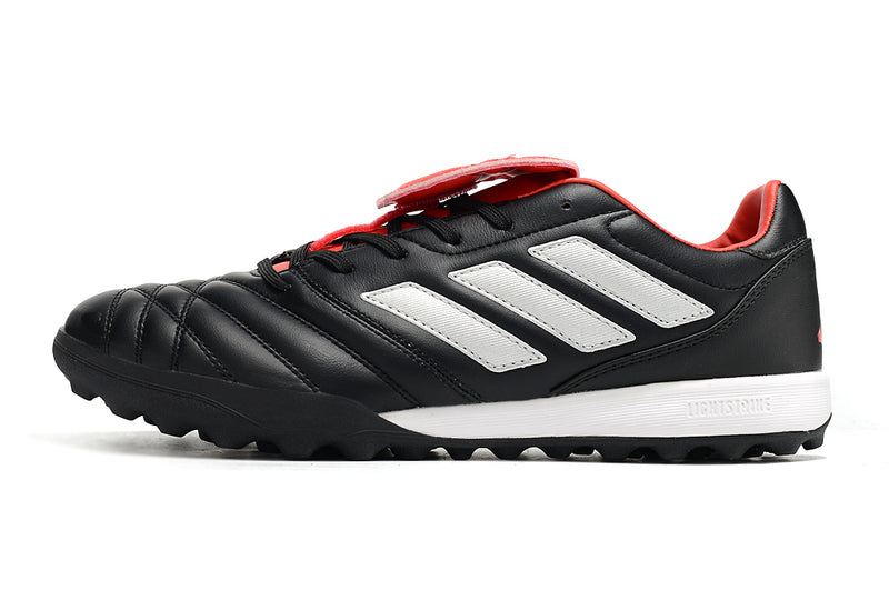 Tenha muito mais CONFORTO com a Chuteira Adidas Copa Gloro TF de Society, Adquira na Farda de Boleiro e Garanta qualidade com FRETE GRÁTIS!