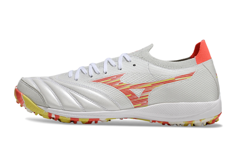 Chuteira Society Mizuno Morelia Neo Sala TF Branca, Vermelha e Amarela