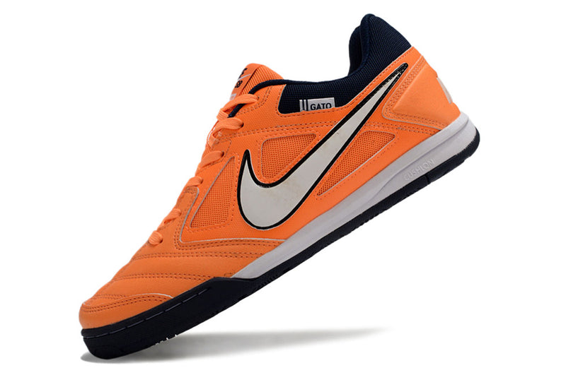 Chuteira Futsal Supreme x Nike SB Gato IC Laranja, Azul e Branco