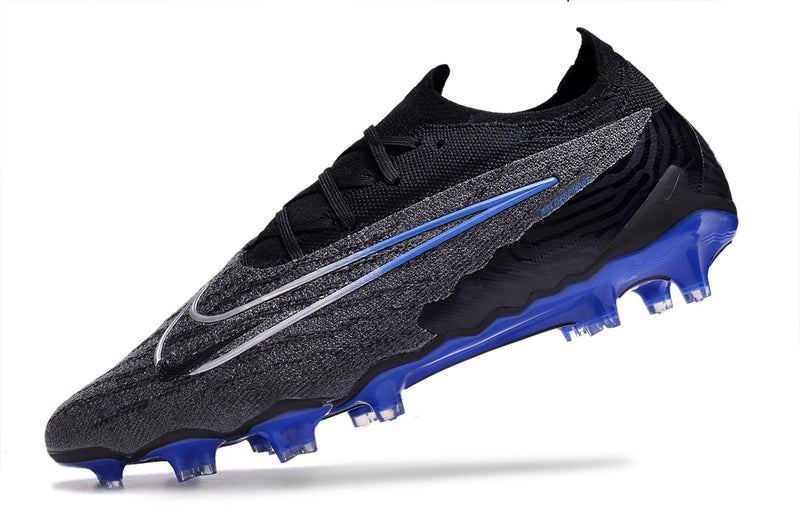 Precisão é com a Chuteira de Campo Nike Phantom GX Elite FG Preta e Azul "Black Pack" na Farda de Boleiro, Garanta a qualidade de Jogadores Profissionais