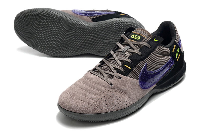 Bota de futbol sala Nike StreetGato IC gris i violeta