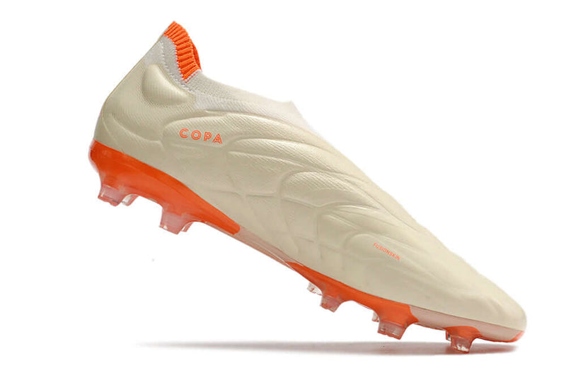 Adquira a nova Chuteira da Adidas Copa Pure.1 Bege e Laranja "Heatspawn Pack" na Farda de Boleiro, a Nova Copa Pure.1 garante Controle de Bola e muito conforto