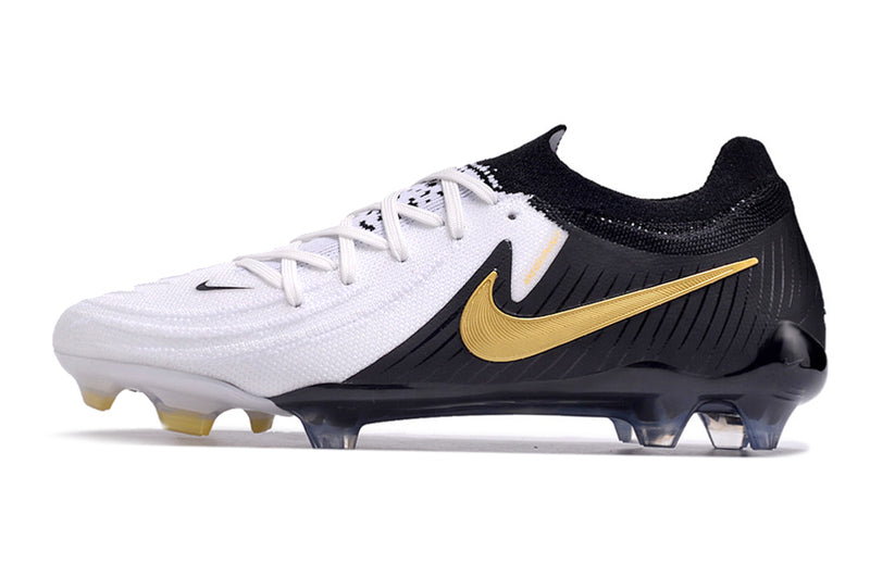 Chuteira Campo Nike Phantom GX 2 Elite FG Preta e Branca "Mad Ready Pack"