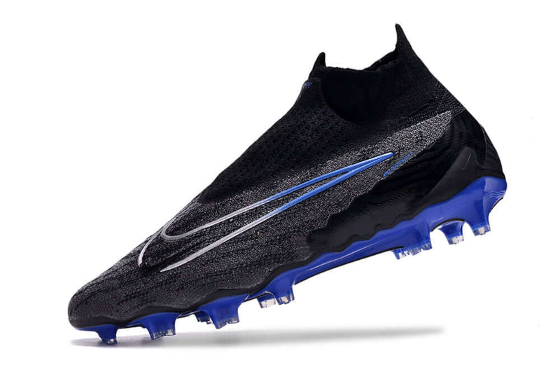 Precisão é com a Chuteira de Campo Nike Phantom GX DF Elite FG Preta e Azul "Black Pack" na Farda de Boleiro, Garanta a qualidade de Jogadores Profissionais