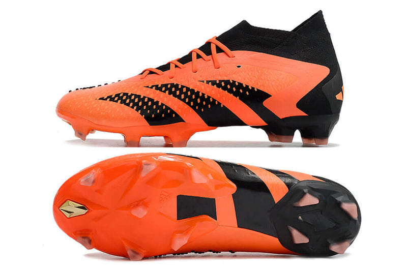 A nova Chuteira da Adidas de Campo Predator Accuracy.1 FG Preta e Laranja "Heatspawn Pack" na Farda de Boleiro, Garanta a qualidade de Jogadores Profissionais