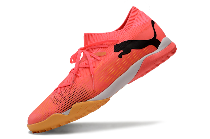 Society Puma Future 7 TF Botes de futbol rosa i groc 