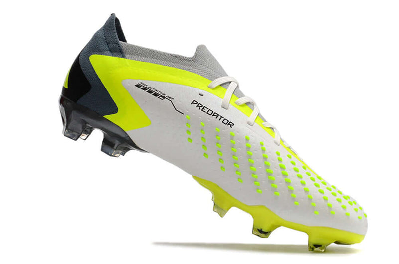 A nova Chuteira da Adidas de Campo Predator Accuracy.1 FG Verde e Branca "Crazyrush Pack" na Farda de Boleiro Garanta a qualidade de Jogadores Profissionais