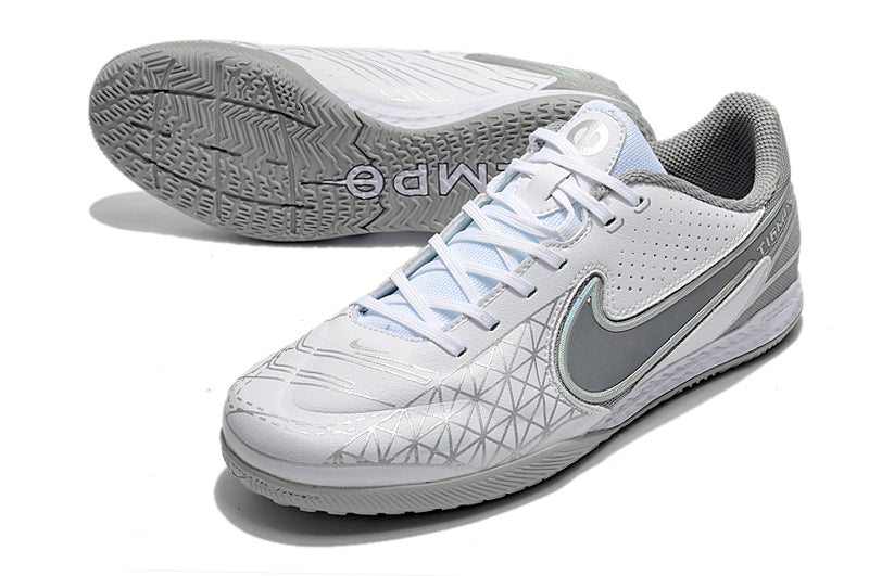 Bota de futbol sala Nike Tiempo Legend 9 Elite en blanc i gris "Focus"