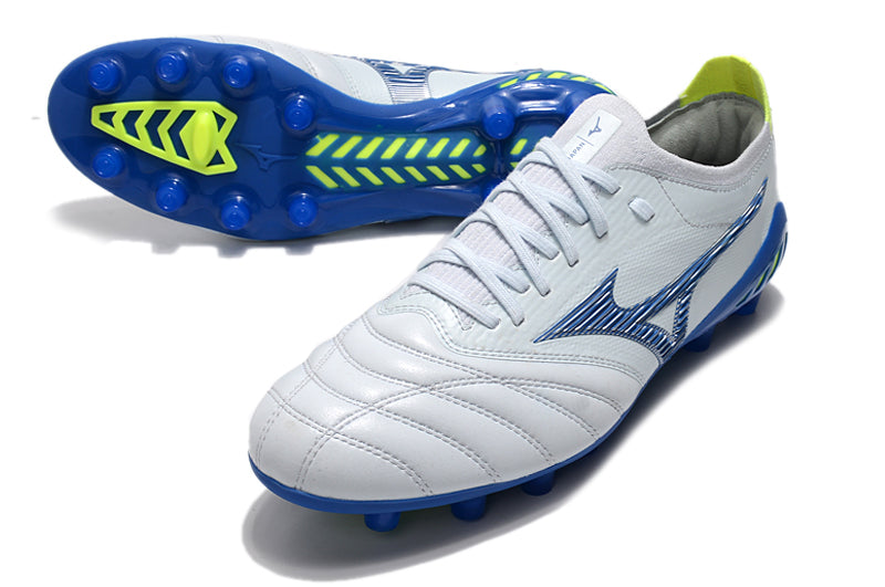 Tenha muito mais CONFORTO com a Mizuno Morelia Neo 3 FG Branca e Azul "Pre Future Pack" na Farda de Boleiro, Garanta a qualidade de Jogadores Profissionais!