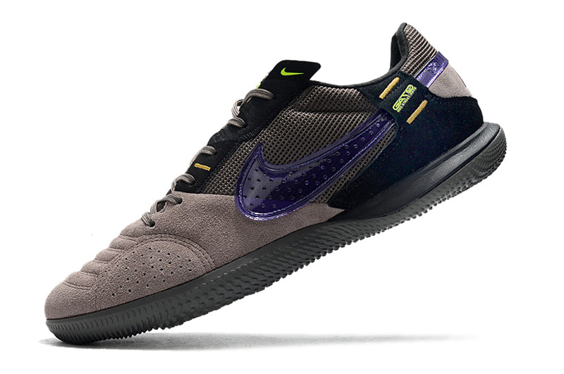 Bota de futbol sala Nike StreetGato IC gris i violeta