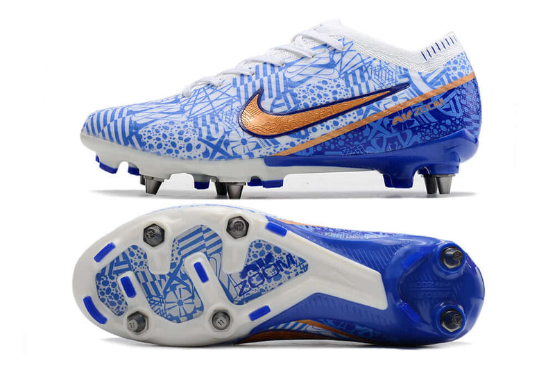 Velocidade é com Chuteira de Trava Mista Nike Mercurial Vapor 15 Elite, garanta a sua na Farda de Boleiro a qualidade de Jogadores Profissionais!