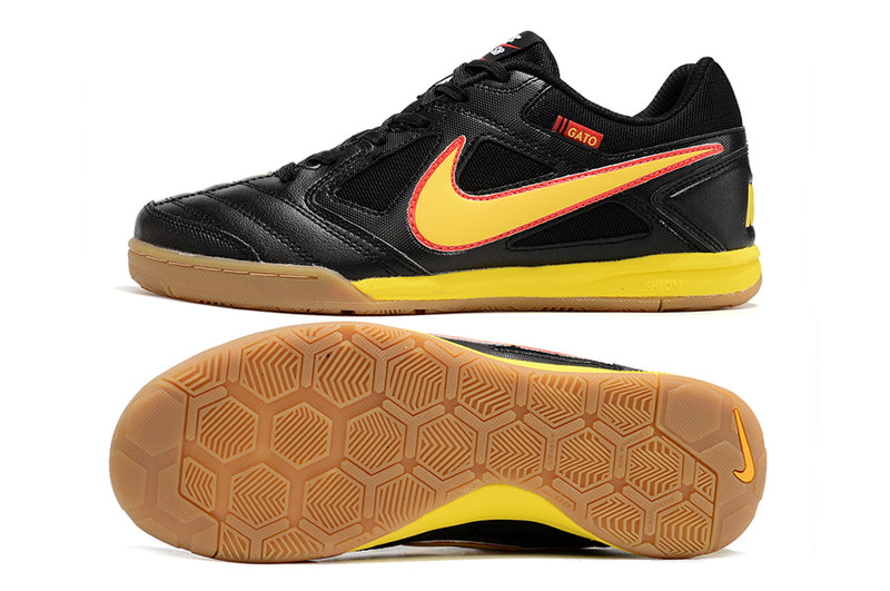 Chuteira Futsal Supreme x Nike SB Gato IC Preta, Amarelo e Vermelho