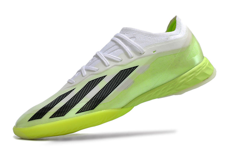 Adquira Chuteira Futsal Adidas X Crazyfast.1 IC com Frete Grátis e 2 Brindes (Meia Antiderrapante + Bolsa) na Farda de Boleiro!