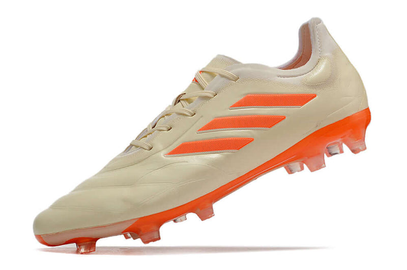 Adquira a nova Chuteira da Adidas Copa Pure.1 Bege e Laranja "Heatspawn Pack" na Farda de Boleiro, a Nova Copa Pure.1 garante Controle de Bola e muito conforto