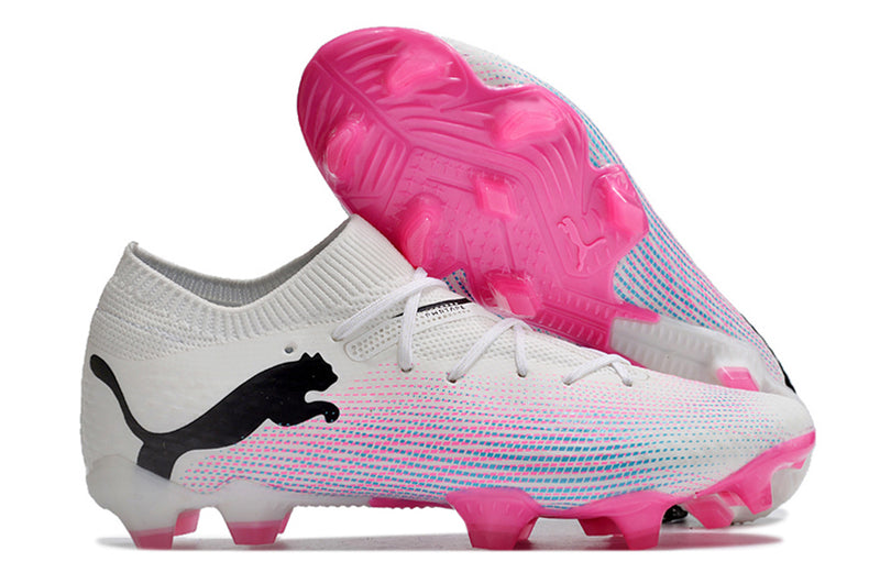 Chuteira Campo Puma Future 7 FG Branca e Rosa "Phenomenal Pack"