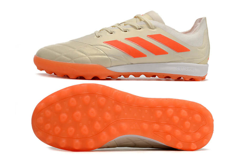 Chuteira Adidas Copa Pure.1 de Society a Chuteira que garante CONFORTO e CONTROLE para o Atleta, adquira na Farda de Boleiro, Garanta a qualidade de Jogadores Profissionais!