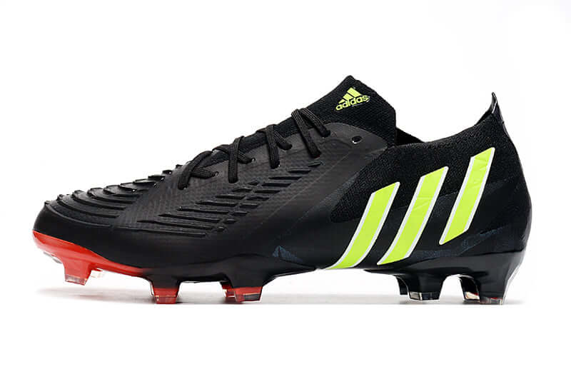 A nova Chuteira da Adidas de Campo Predator Edge.1 Low FG Preto e Verde "Shadow Portal Pack" na Farda de Boleiro, Garanta a qualidade de Jogadores Profissionais Elite