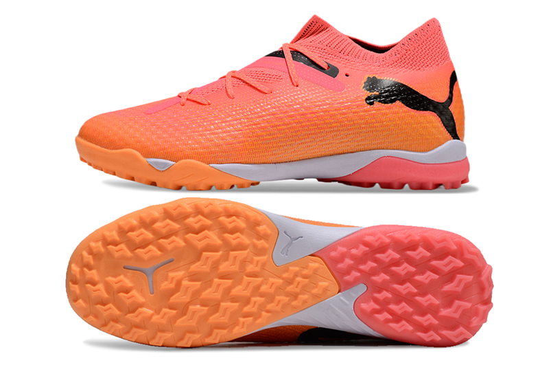 Chuteira Society Puma Future 7 TF Laranja e Rosa "Olympic x Tricks"