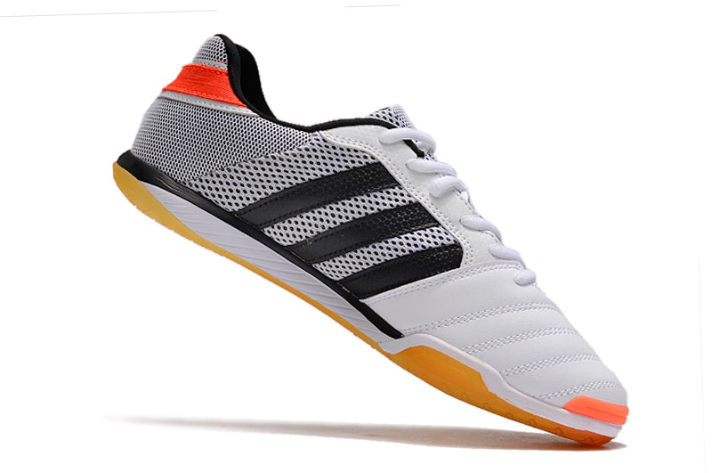 Adquira Chuteira Futsal Adidas Top Sala IC com Frete Grátis e 2 Brindes (Meia Antiderrapante + Bolsa) na Farda de Boleiro!