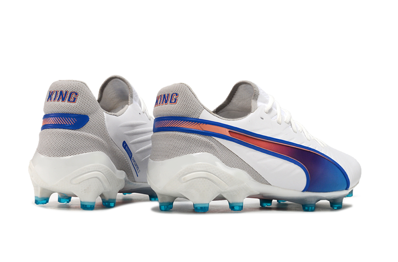 Chuteira Campo Puma King Ultimate FG Branca e Azul "Supercharge"