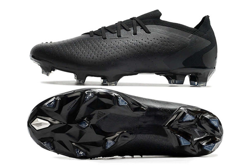 A nova Chuteira da Adidas de Campo Predator Accuracy.1 Low Preta "Nightstrike Pack" na Farda de Boleiro, Garanta a qualidade de Jogadores Profissionais Elite