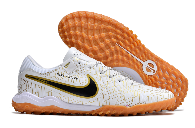 Chuteira Society Nike Tiempo Legend 10 Pro TF Branca e Dourada "United Golden Pack"