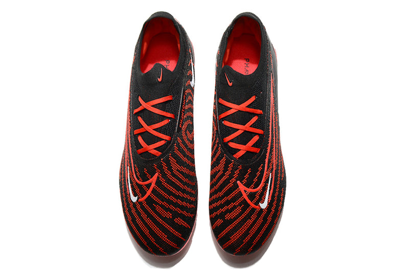 Precisão é com a Chuteira de Campo Nike Phantom GX Elite FG Preta e Vermelho na Farda de Boleiro, Garanta a qualidade de Jogadores Profissionais