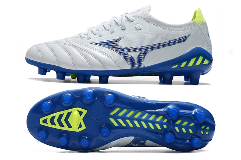 Tenha muito mais CONFORTO com a Mizuno Morelia Neo 3 FG Branca e Azul "Pre Future Pack" na Farda de Boleiro, Garanta a qualidade de Jogadores Profissionais!