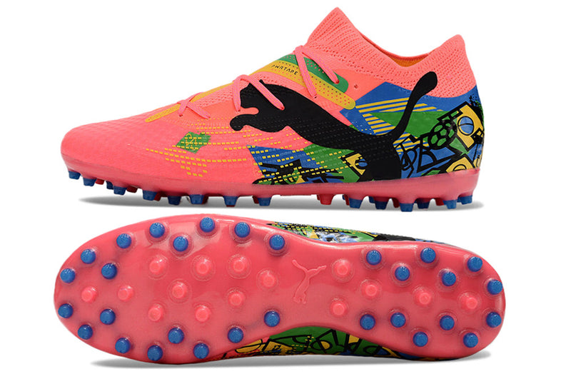 Chuteira Society Puma Future 7 MG Rosa, Azul, Verde e Amarelo "Brazil Pack"